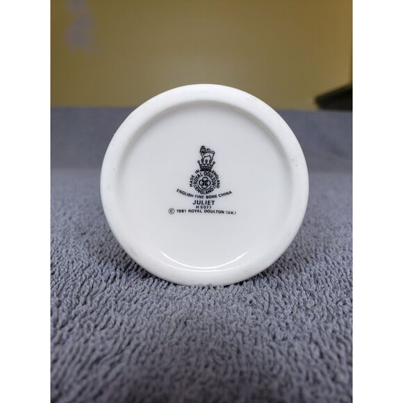 Bud Vase Vintage 1981 Royal Doulton(U.K) Juliet Bud Vase English Fine Bone China - Picture 2 of 5